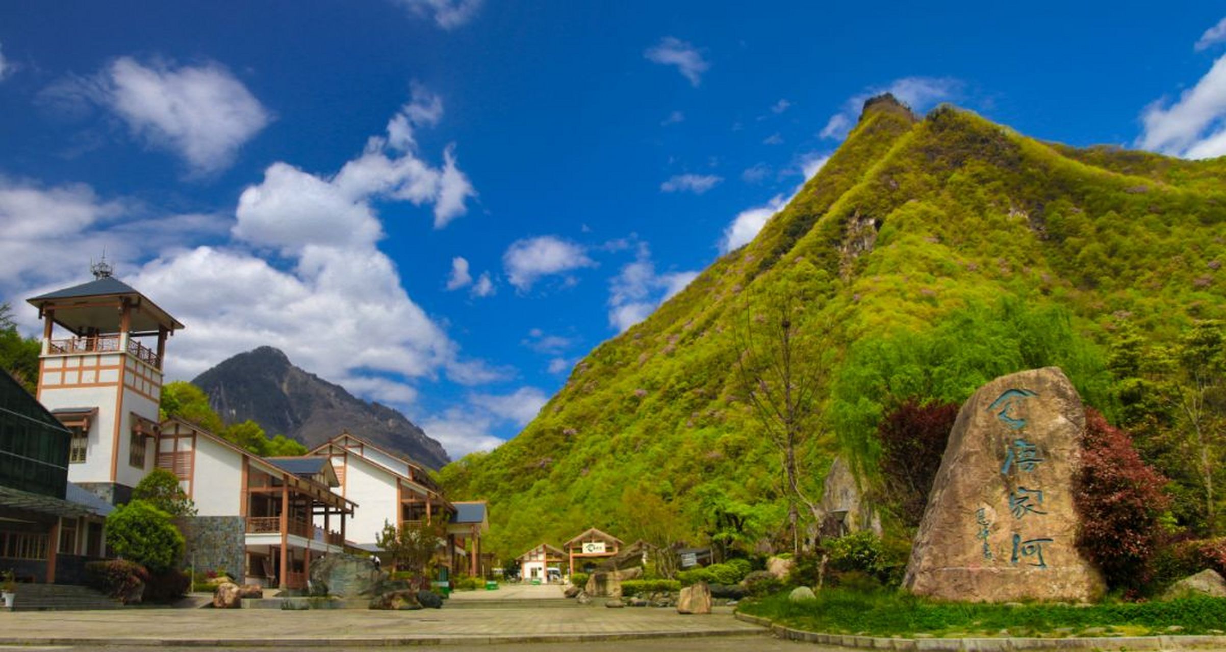 广元唐家河景区,一个充满自然风光和历史文化的胜地,位于四川省广元市