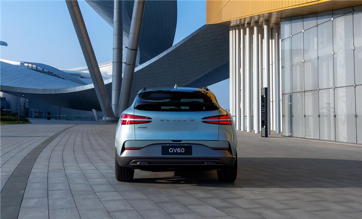 比亚迪在乌兹别克斯坦推三款新车;"宾利王"捷尼赛思gv60上市