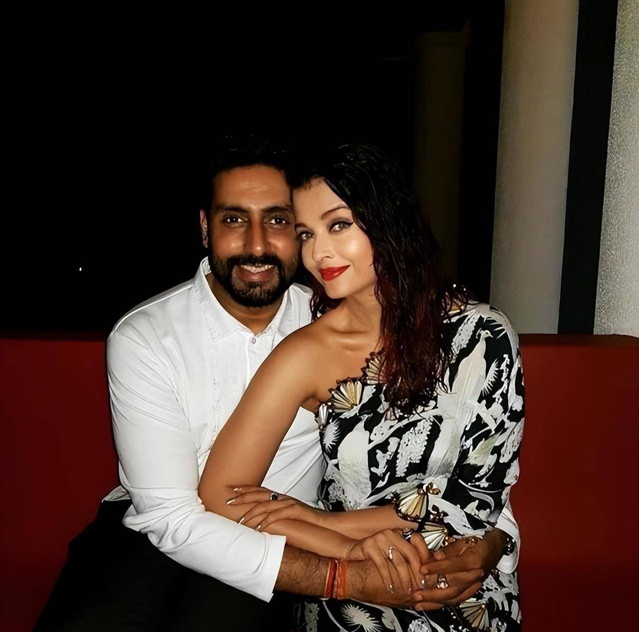 07年,印度漂亮女星被迫嫁给香蕉树,后再次2婚,请500名警察站岗