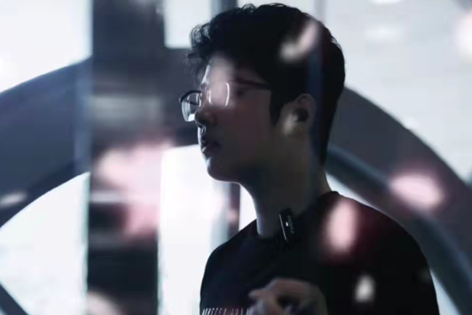 郭涛的儿子简直太英俊了!15岁石头身高一米八,身材魁梧皮肤黝黑