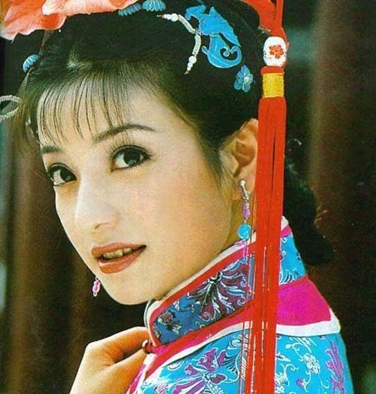 还珠格格:晴儿和成婚后的小燕子,为何最后都和紫薇渐行渐远