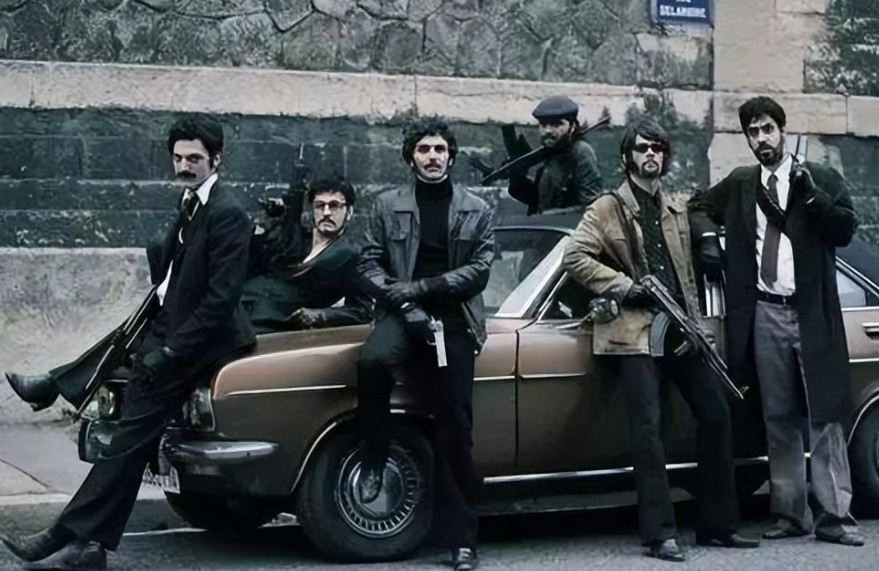 俄罗斯黑帮有多黑?当街抢劫列宁,偷勋宗女儿的胸针,还贩卖导弹