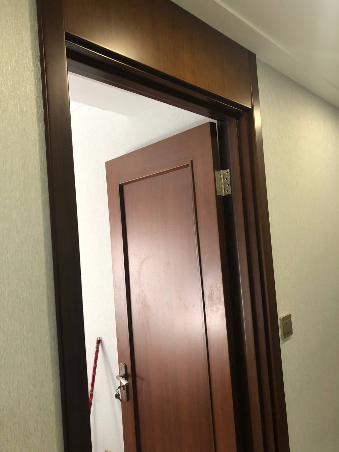 木门买免漆的还是烤漆的?之前不了解,没想到差别这么大