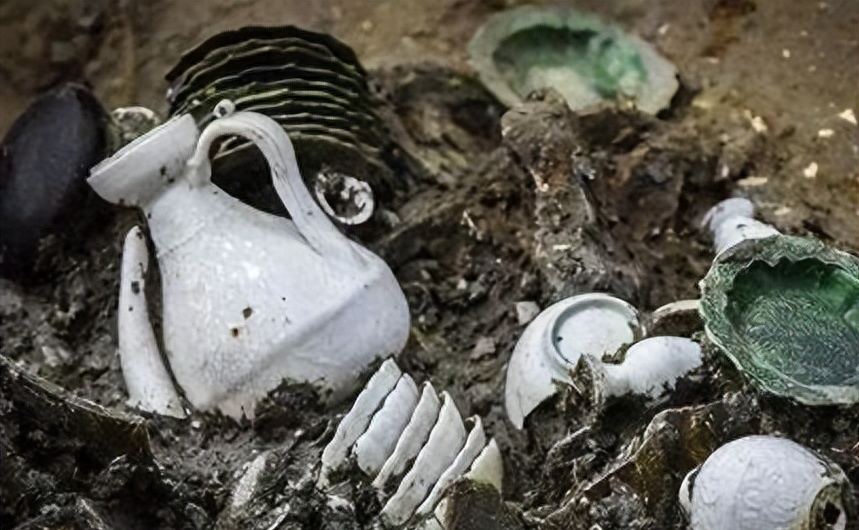 新安沉船上的中国文物