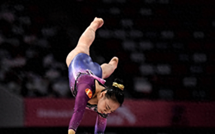 回顾:她是体坛败类,卷走44亿逃去美国,买飞机住豪宅生活潇洒