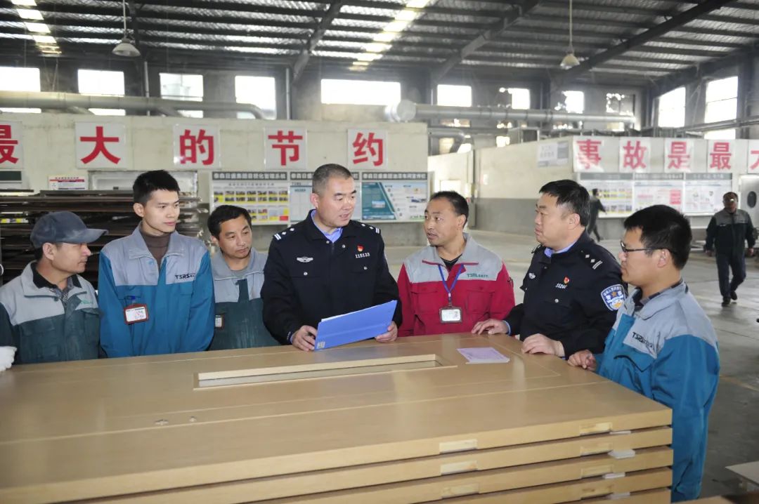 齐鲁最美警察候选人|曾爱军:暖警"大曾"