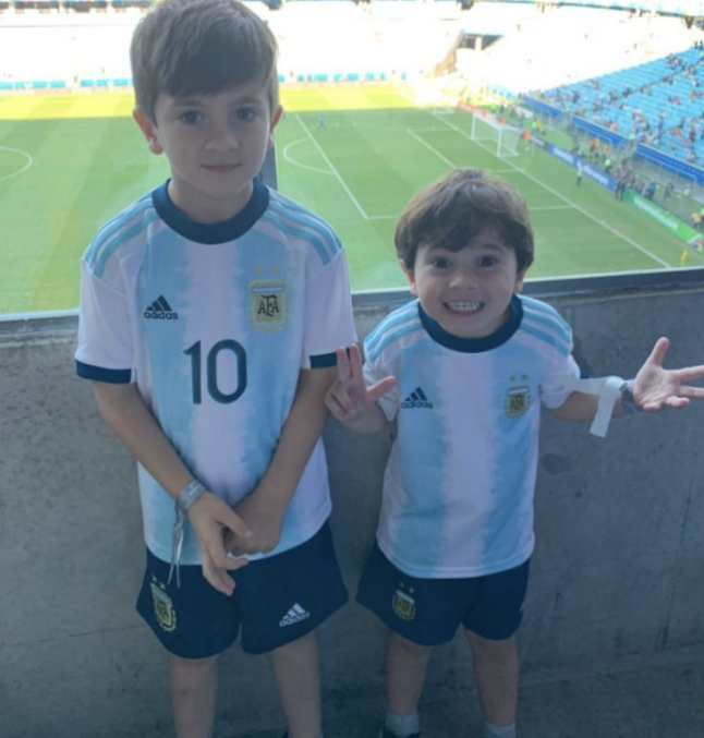 有种"基因"叫梅西儿子,外貌仿佛复制粘贴,父子四人共用一张脸