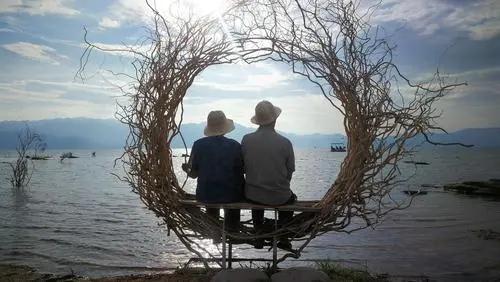 注入现实因子的相遇相识,又如何能相知相守?