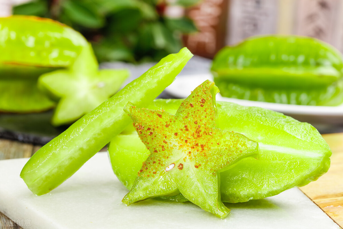 杨桃为什么跳楼