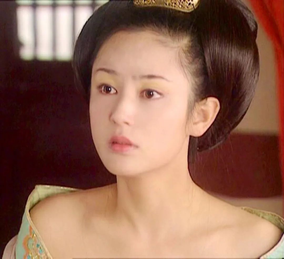 这样的陈红,太惊艳了!昔日泳装照曝光,绝对的清水出芙蓉