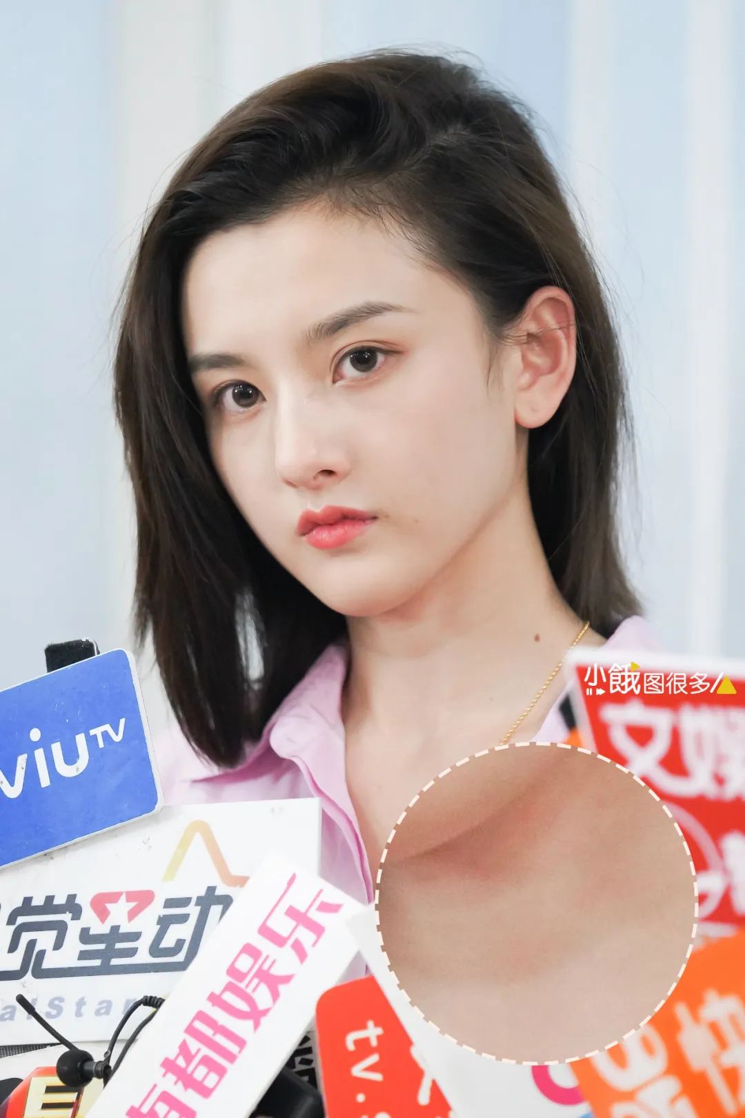 还有我们的 天仙刘亦菲,很多活动生图里,都能看到她的颈纹.