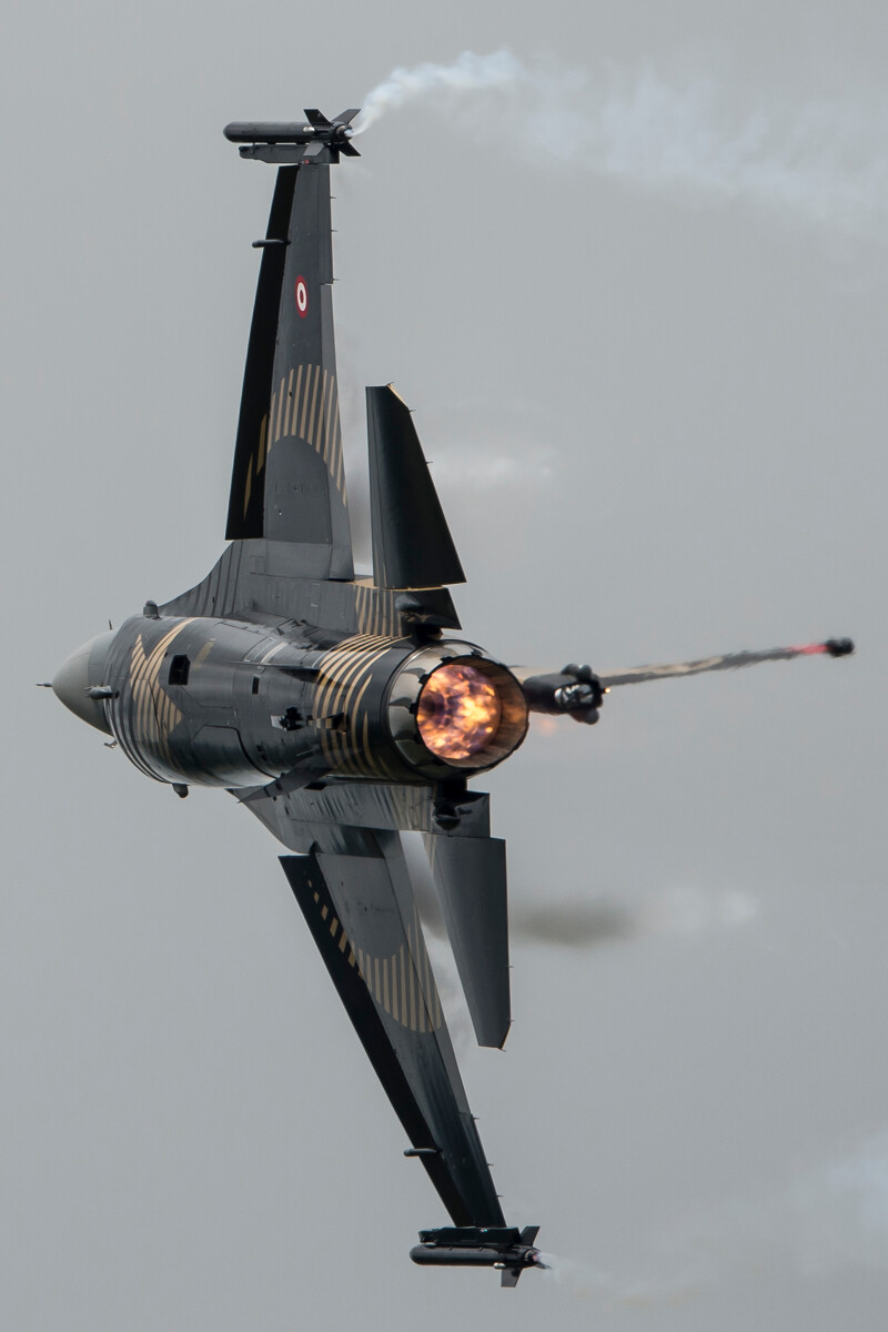 美军f16坠毁于黄海,原因已基本查清?若美国还不改,悲剧将继续