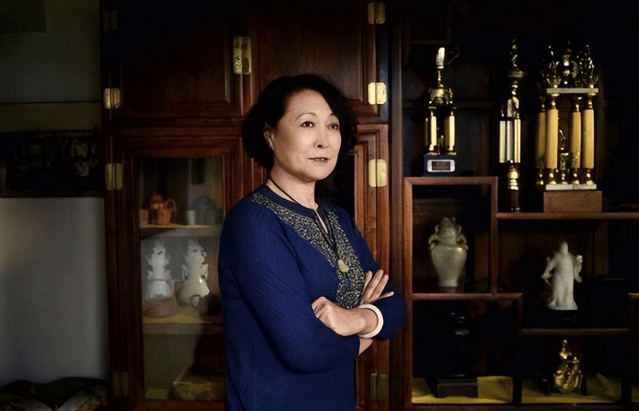 女排首任队长曹慧英:成名后退役结婚下海经商,今女儿是她的骄傲