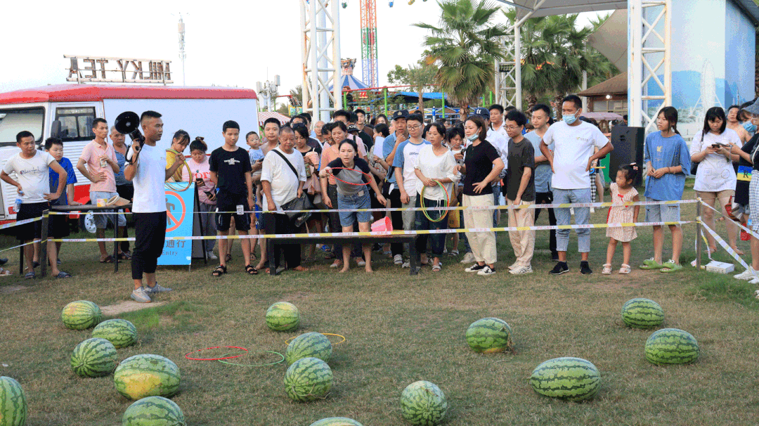 万斤西瓜免费吃!好玩!清凉!刺激!