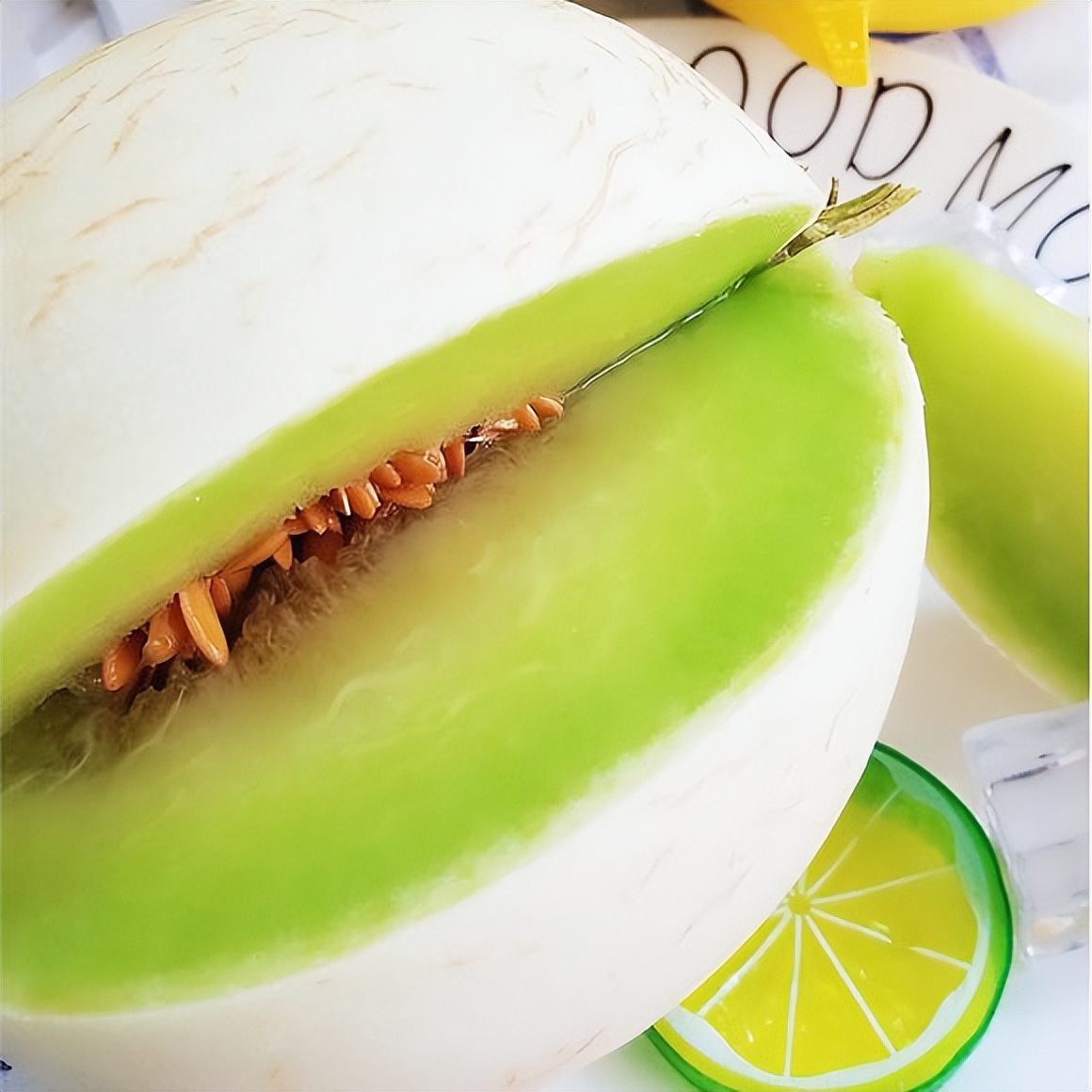 这种瓜,糖度能高达19%以上,皮薄多汁,淡淡奶香口感好!