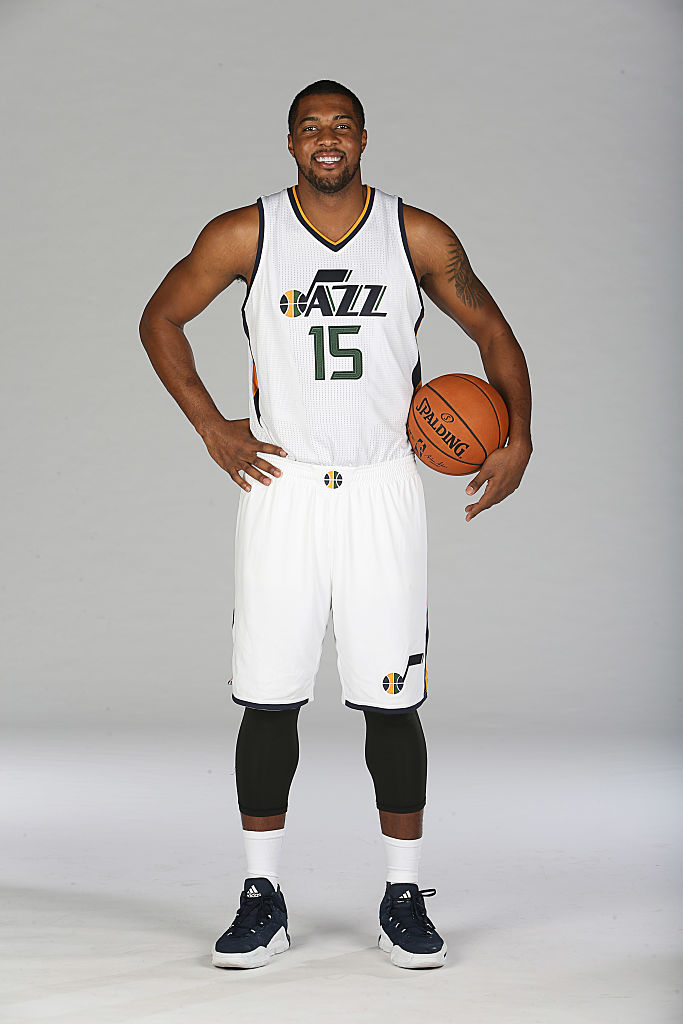 德里克·费沃斯不仅可以打强攻,也可以打控球后卫