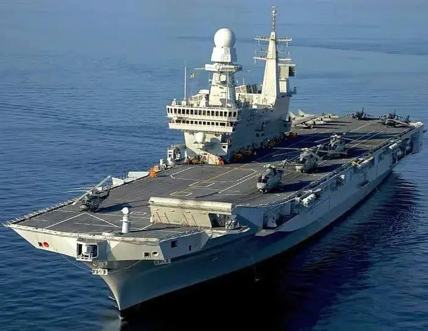 航空母舰 1艘加富尔级轻型航空母舰,主要由意大利海军装备总局和