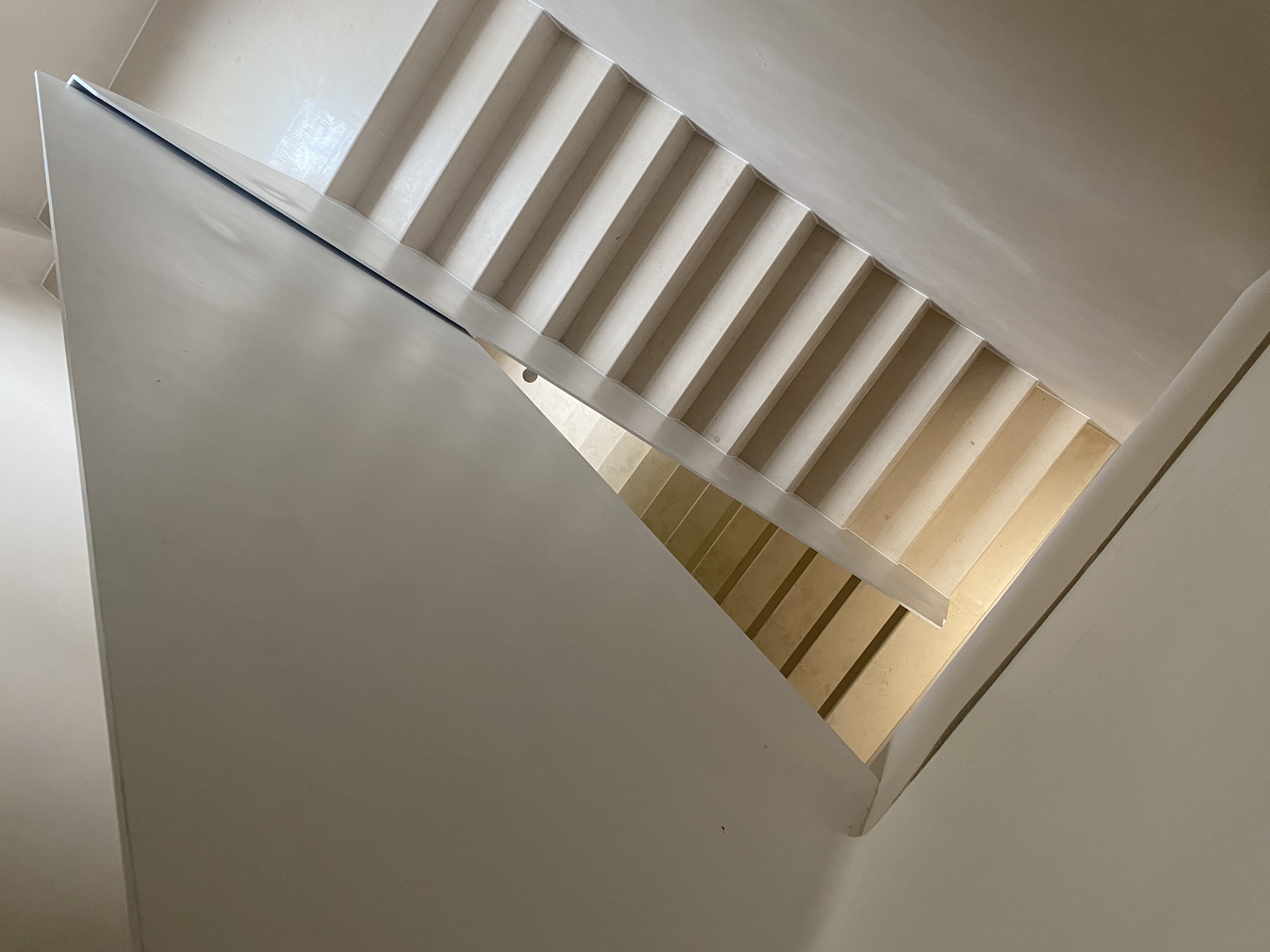 楼梯设计 简约好看的钢板扶手楼梯