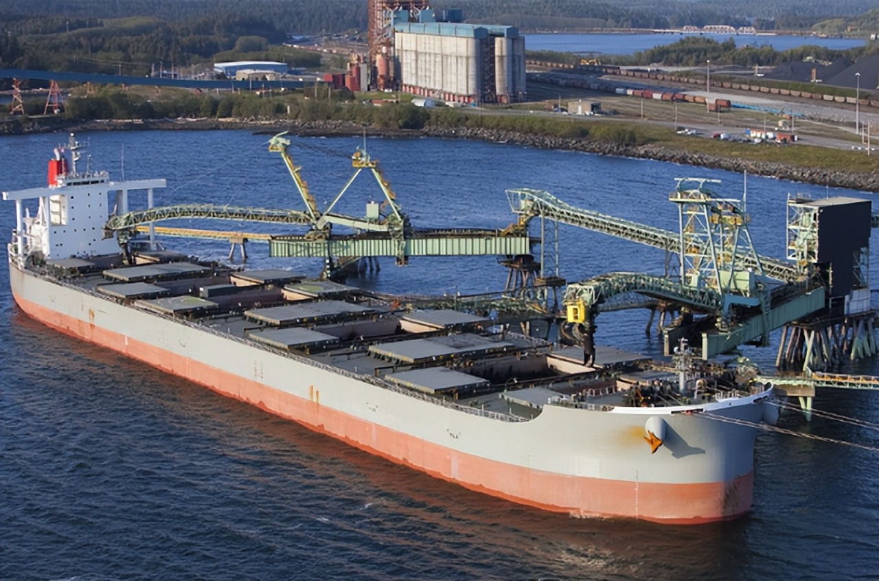 澳大利亚态度转变,中澳关系破冰,两艘运煤船驶向中国