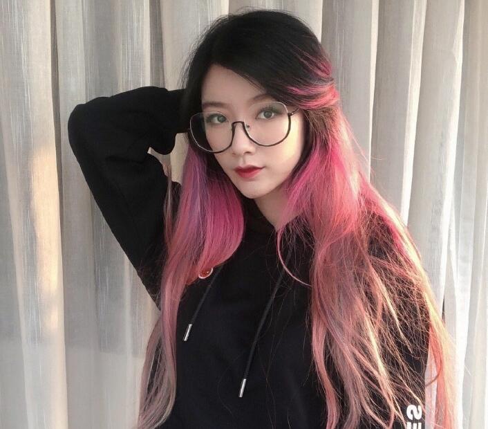 虎牙女王盐试玩古剑奇谭ol,直言画面很精致,吃鸡玩法超有趣