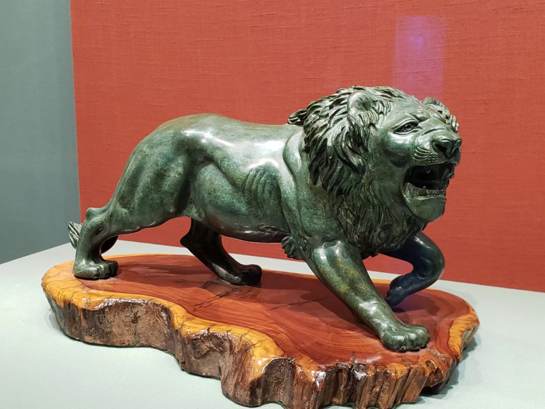 静心欣赏这里每一件文物都堪称现代手工艺品的巅峰之作