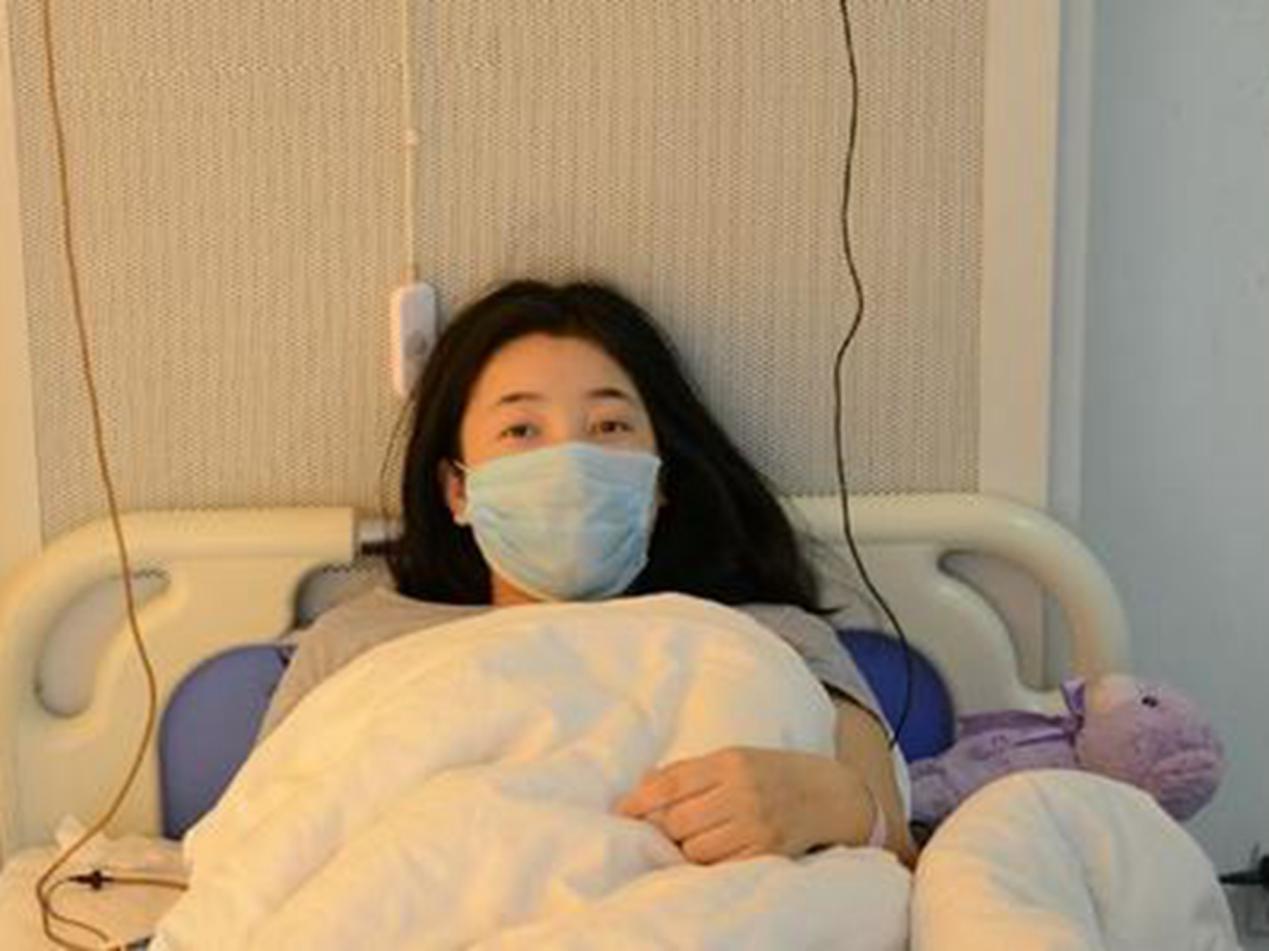 爸爸不给生活费还失联,14岁单亲女孩喝药自杀:我就是个累赘