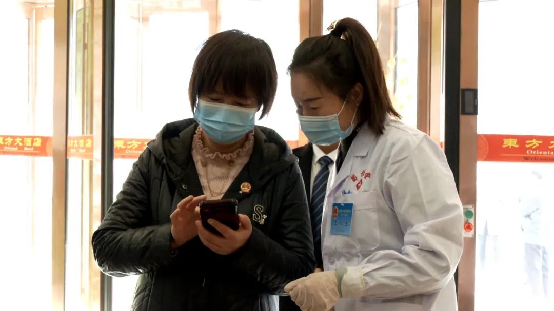 第一天去单位报到穿什么衣服