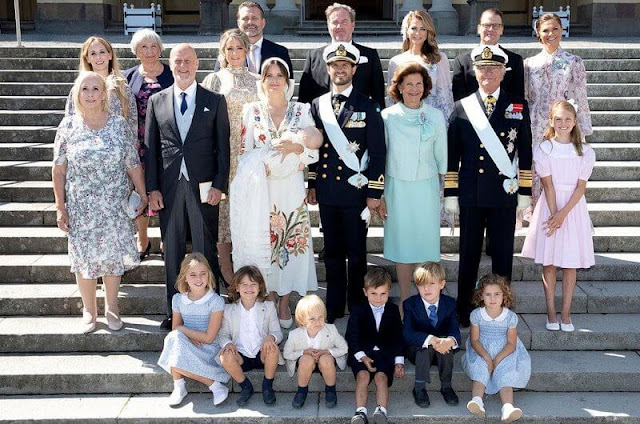 瑞典明星王妃全家福曝光!戴蝴蝶结显脸小,4个月大的王子好清秀