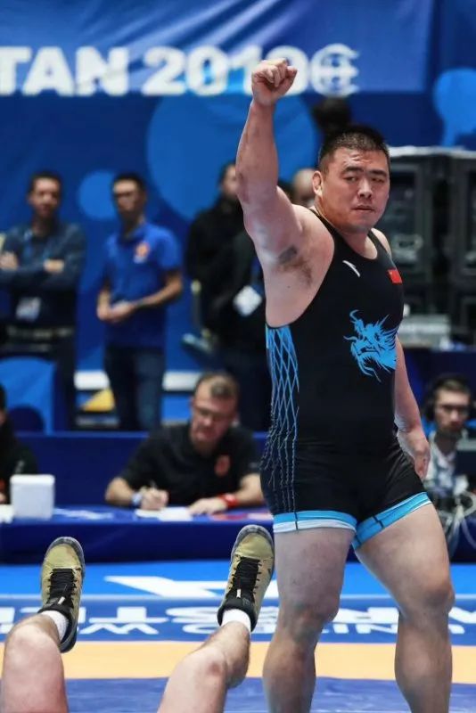 勇往直前,剑指东京!记男子自由式摔跤运动员邓志伟奥运备战