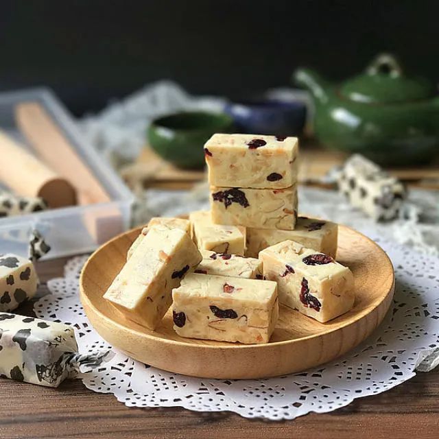 牛轧糖怎么做好吃又简单,牛轧糖的家常做法大全