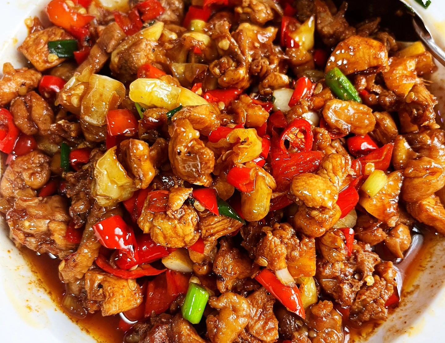 推荐5道爆炒鸡腿肉的家常做法,鸡肉鲜嫩入味,香辣可口,太香了!