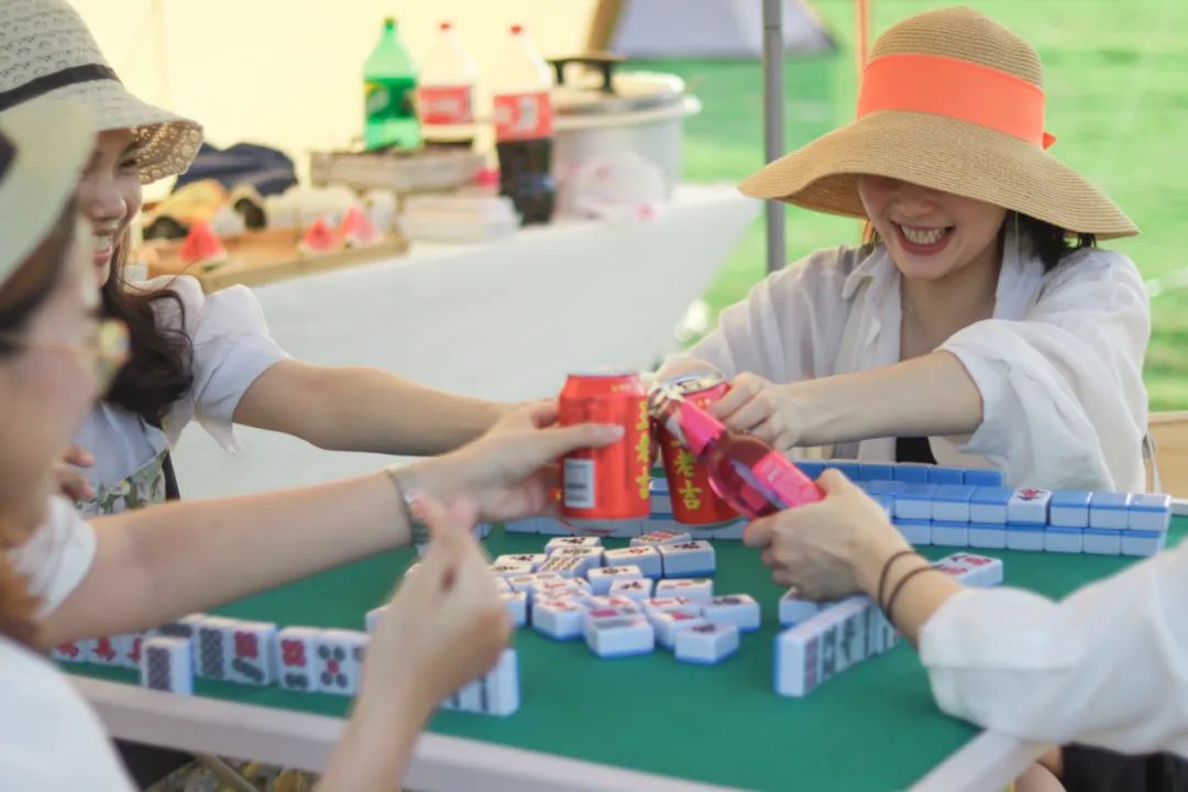 中秋怎么玩?一起露营赏月,打卡最美秋日