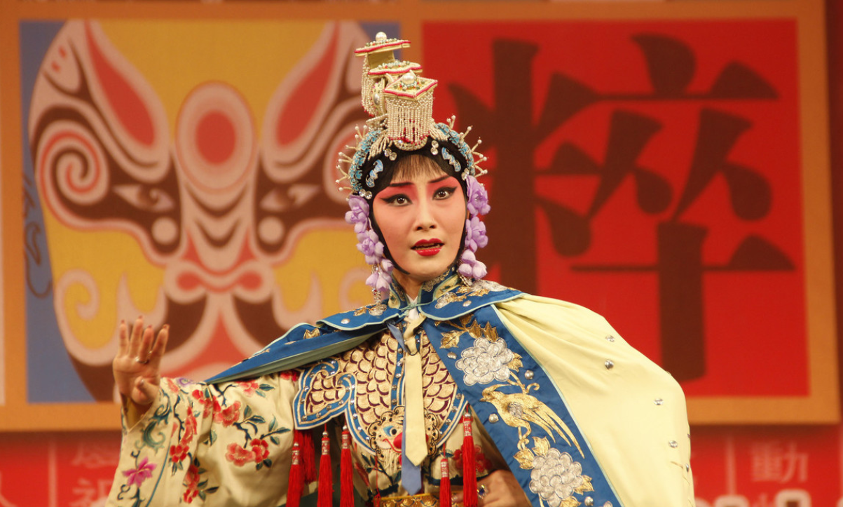 回顾大连京剧院院长杨赤:京剧团已经养活不了自己!该如何突围?