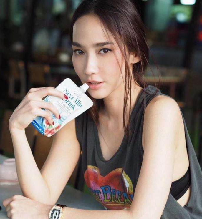 泰国女星aump发文寻狗引争议,大批粉丝嘲讽她格局太小?