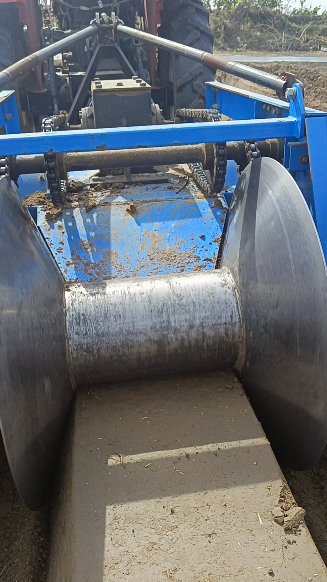 大葱大姜开沟起垄机,根据客户需求的尺寸定做