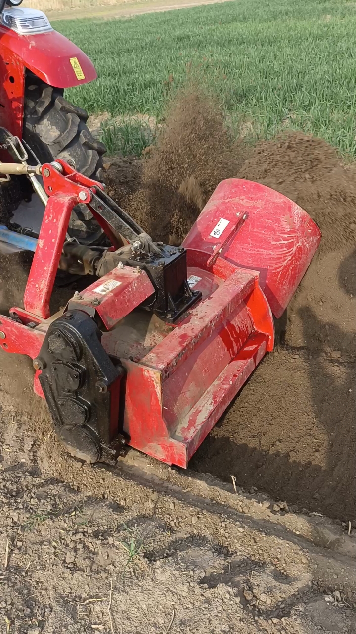 葡萄埋藤机,单项培土机.果树培土