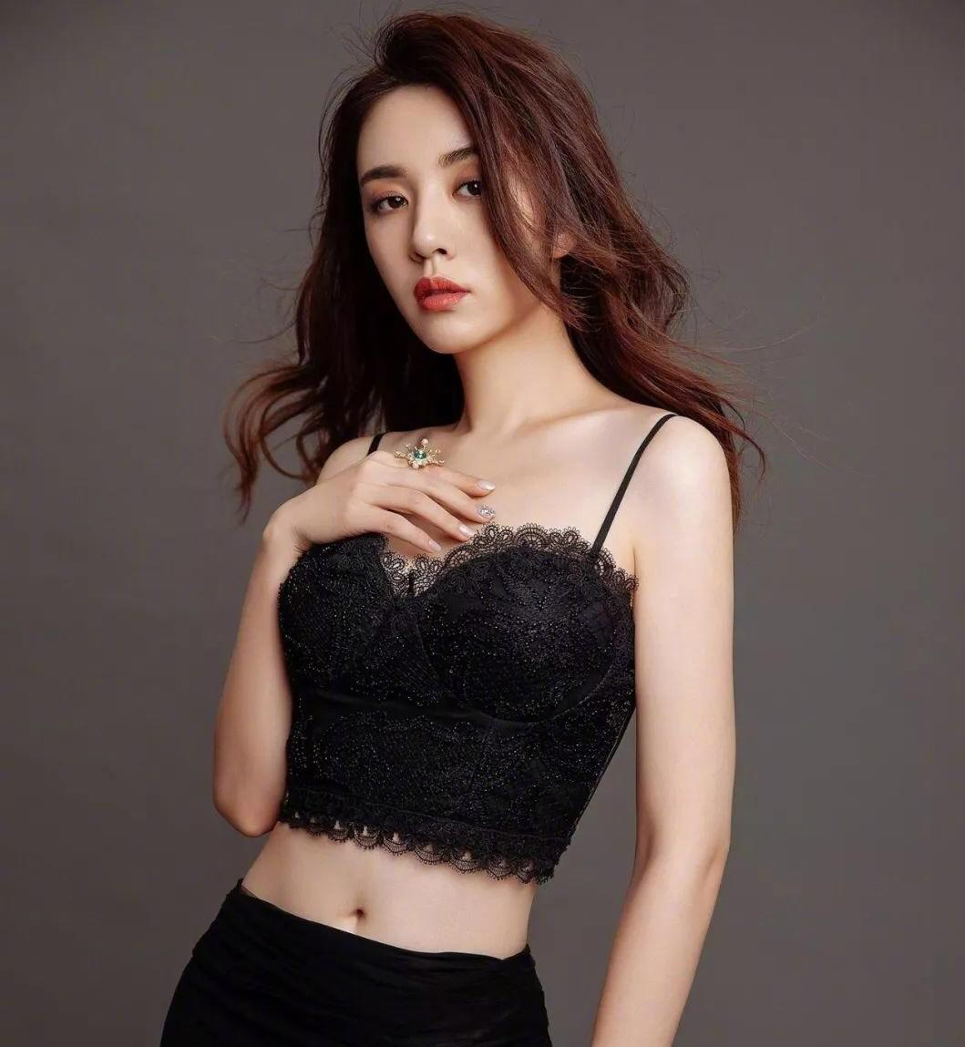 回顾演员王晓晨发文未来我们天堂再相见评论区沦陷