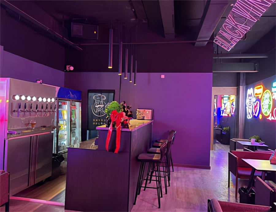 上帝希望我们快乐,酒精可以作证!黑蔓精酿小酒馆66元给你快乐