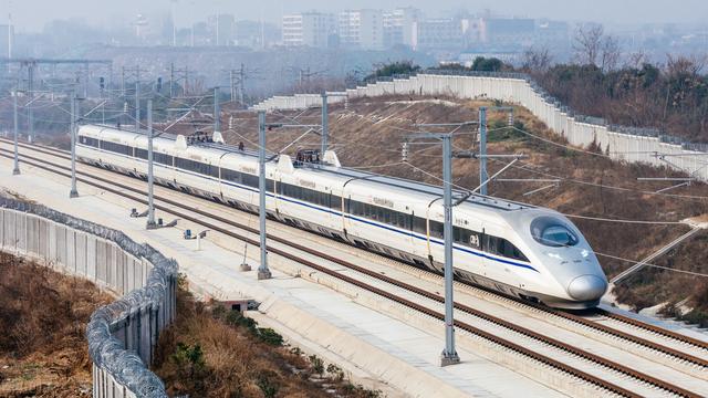 成渝中线高铁再传新消息,力争年内开建,建成后两地缩短至1小时内