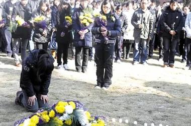 回顾复旦十八驴事件24岁民警舍命相救18名大学生反应惹众怒