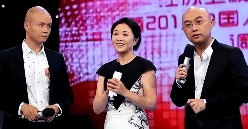 黄菡再度亮相焕然一新不再是非诚勿扰里的形象