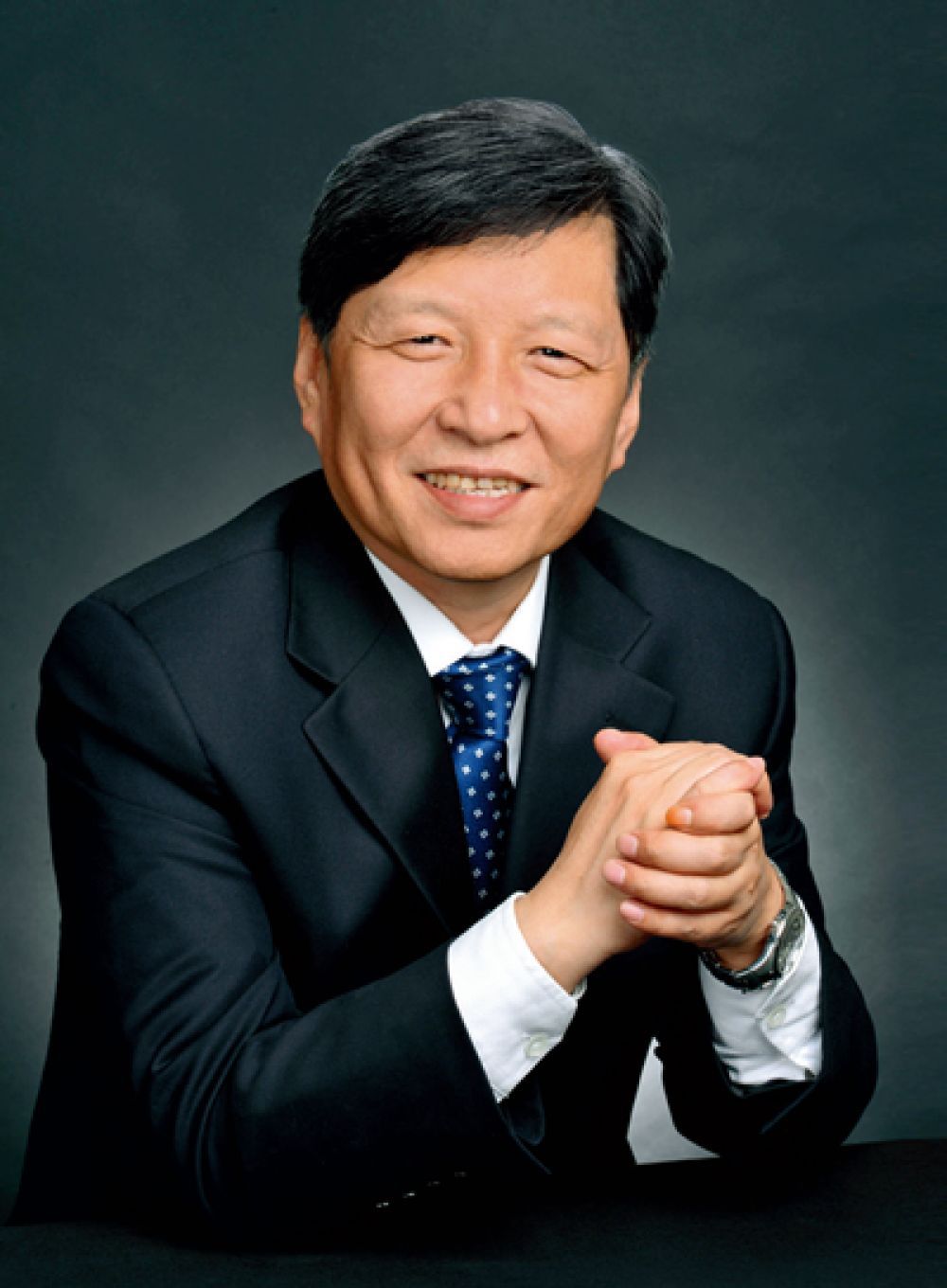 他,现任西安交大校长,曾任哈工大校长,不爱虚名利禄