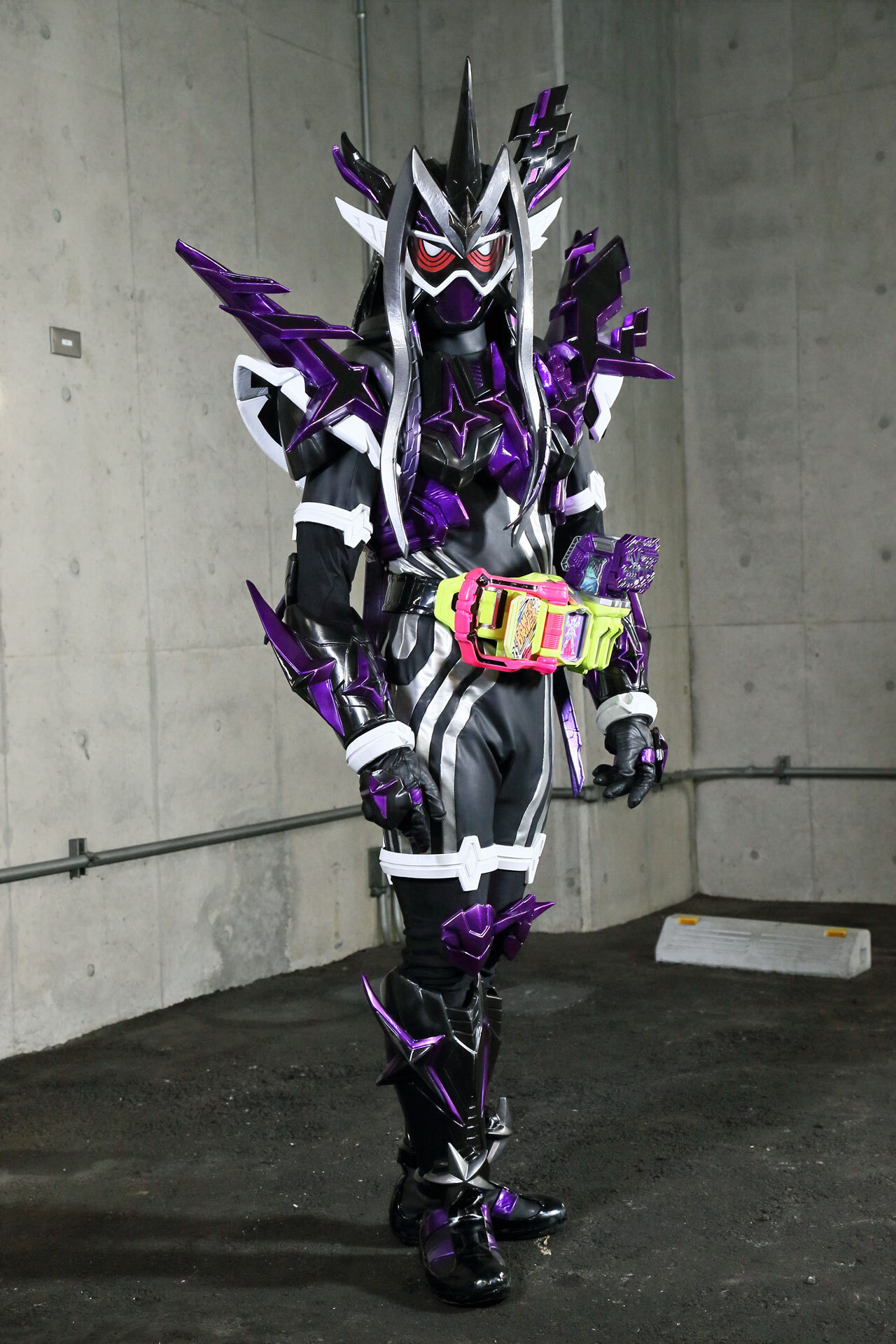 假面骑士genm演员岩永彻也近照引热议02虾饺越活越年轻02变成少女