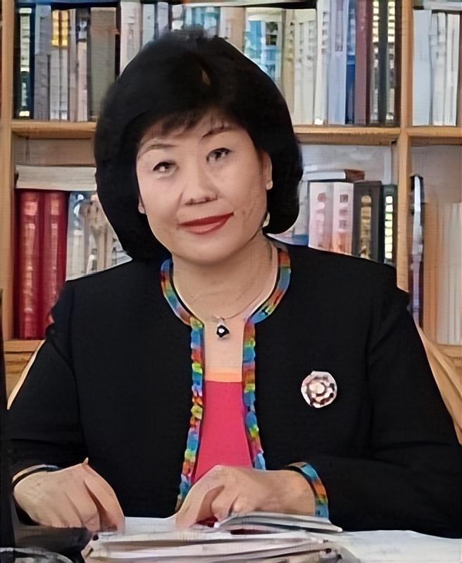 山东政协常委郑金兰:从被人称赞的好书记,堕落为敛财上亿的贪官