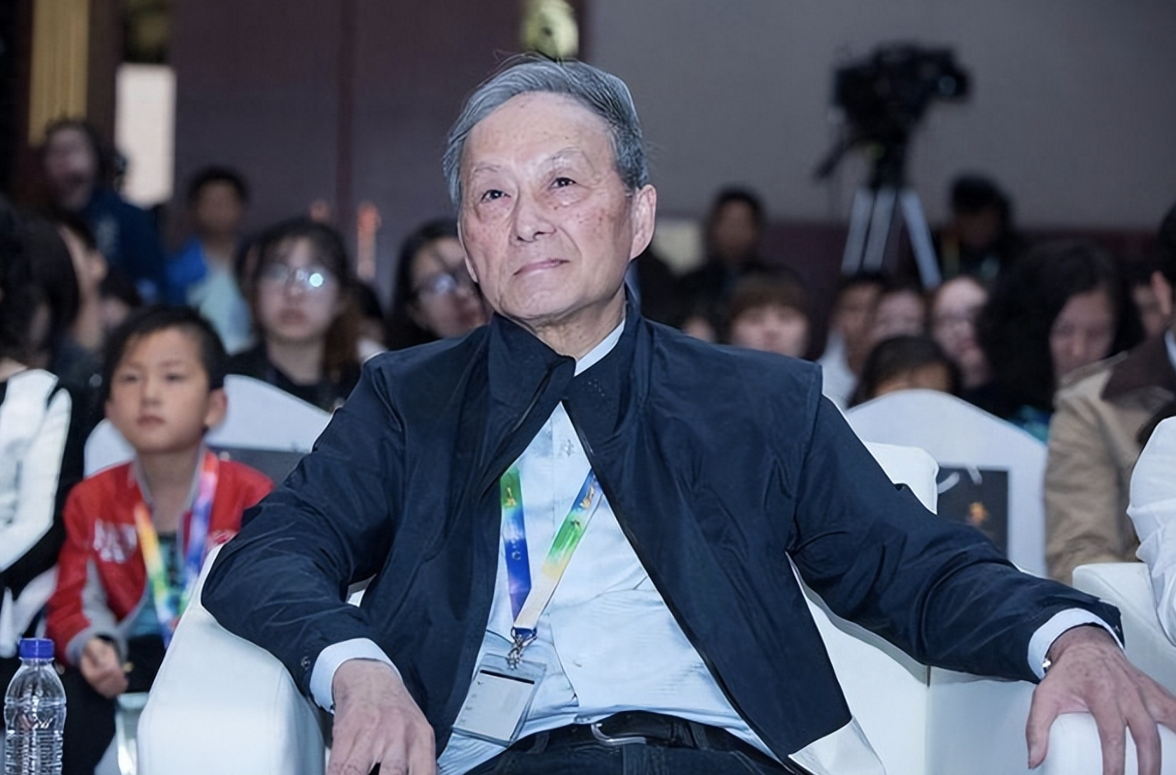 回顾童自荣:我给李连杰配音,他看到我连个招呼都不打,艺德太差了