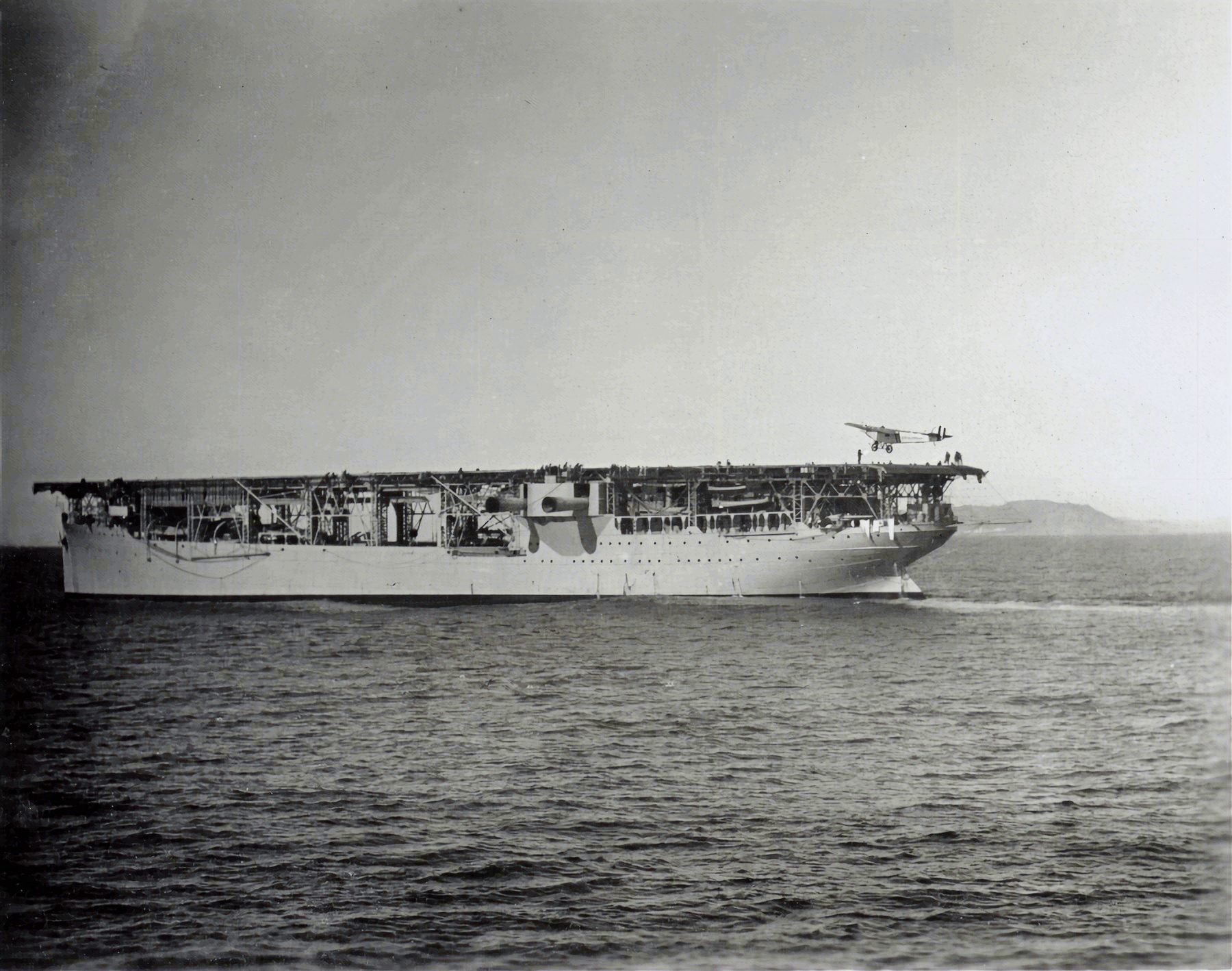 历史上的今天 1942年2月27日 美国兰利号航空母舰被击沉