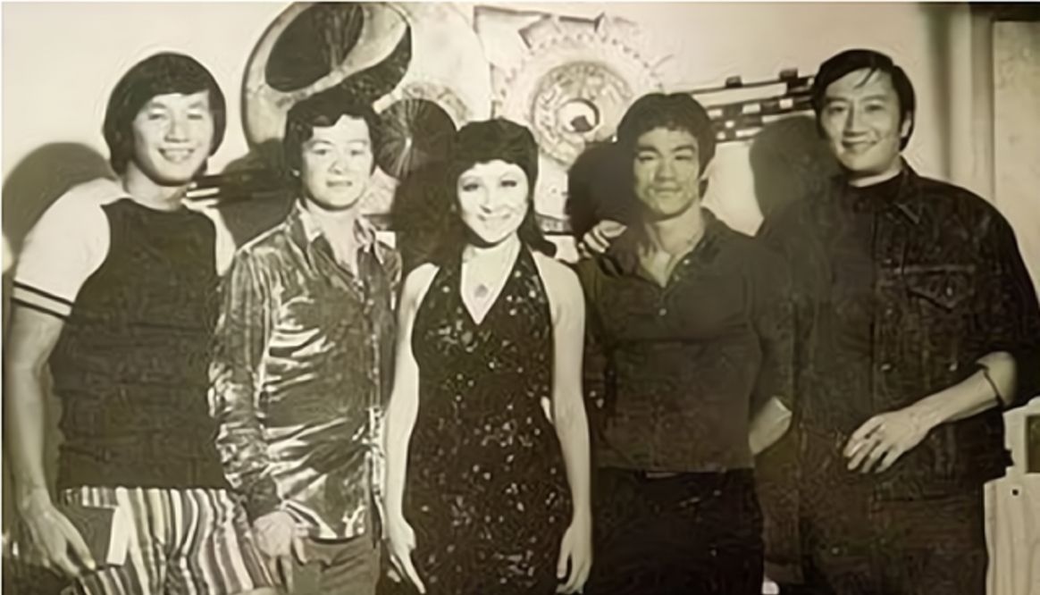 陈岚:丈夫是向华强,感谢丁佩离婚让我上位,余生都是一家人