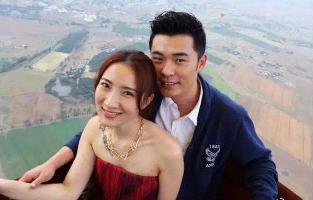 陈赫前妻许婧海外过春节,罕见晒和现男友亲密合影,肌肉线条流畅