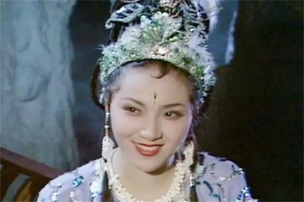 玉鼠精敢与唐僧成亲,仰仗的是李天王和哪吒?看此国为何敬鼠为神