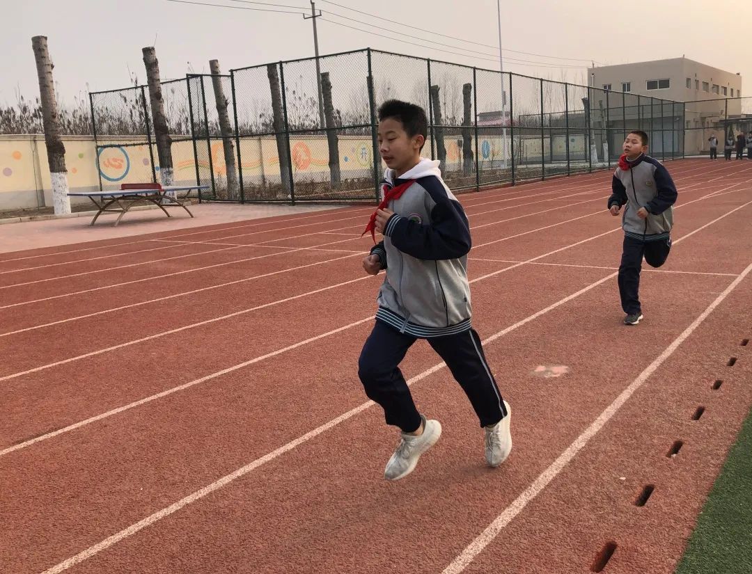 历城区唐王中学举行阳光体育冬季长跑活动